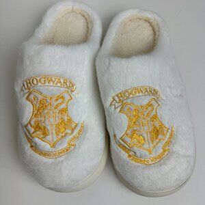 NWOT Harry Potter Magical School Emblem Embroidered Slippers Faux Fur Sz 9